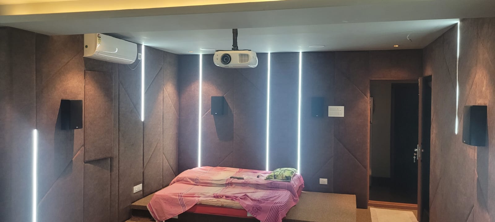 Bedroom Cinema Suite